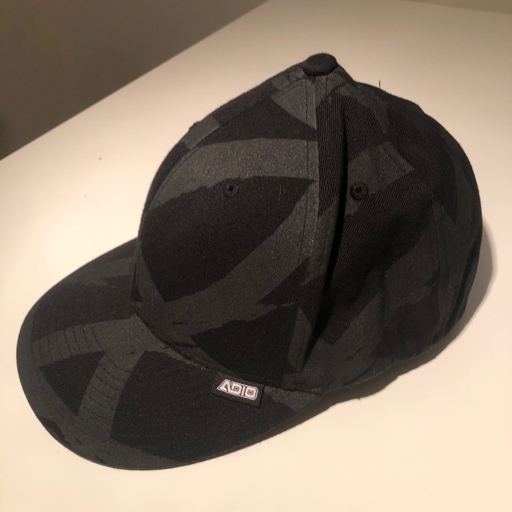 Black Hat - Adio Skateboard Foorwear Flexfit NEW